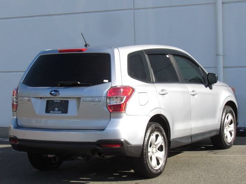 Used 2015 Subaru Forester 2.5i AWD/4WD image 6