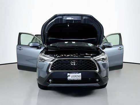 Used 2024 Toyota Corolla Cross XLE AWD/4WD image 21