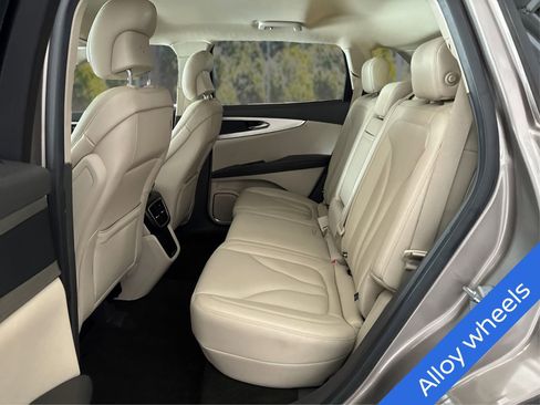 Used 2019 Lincoln Nautilus Premier AWD/4WD image 10