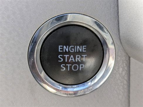 Used 2019 Toyota Highlander Limited image 28