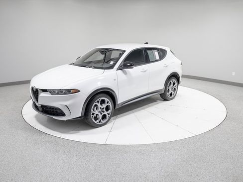 Used 2024 Alfa Romeo Tonale Ti image 33
