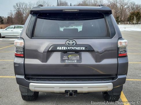 Used 2017 Toyota 4Runner TRD Off-Road Premium image 5