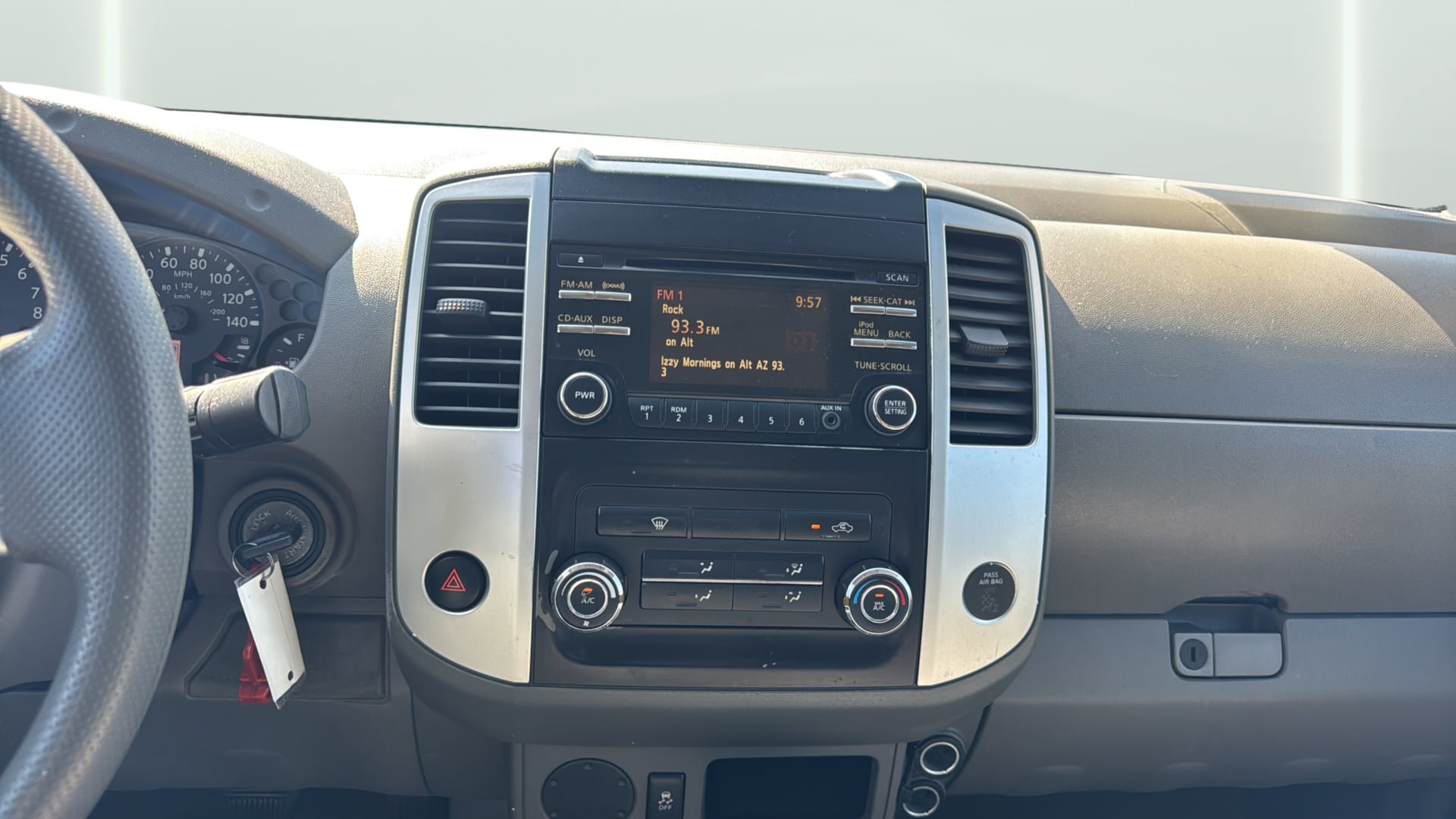 Used 2014 Nissan Frontier SV RWD image 24