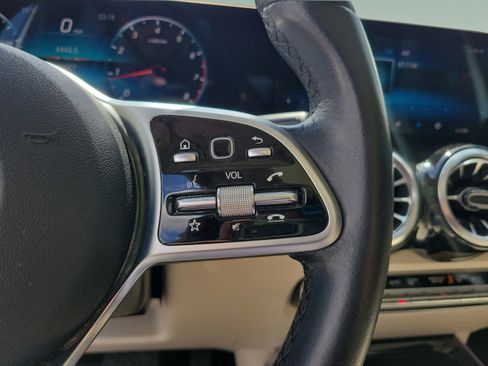 Used 2022 Mercedes-Benz GLB 250 4MATIC image 23