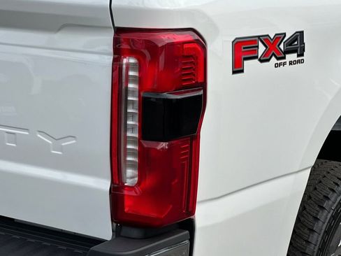 New 2026 Ford F250 Lariat w/ Chrome Package image 7