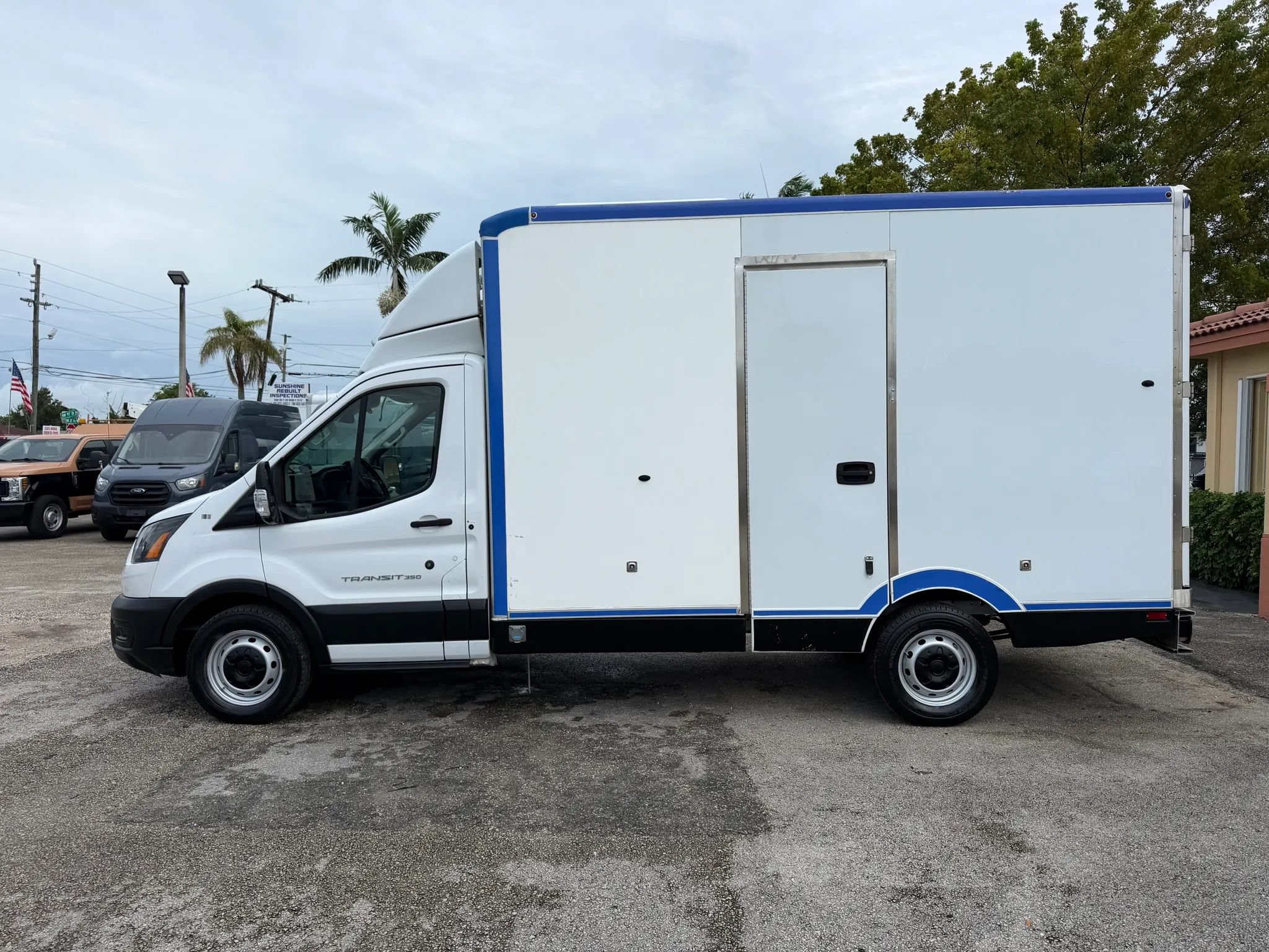 Used 2022 Ford Transit 350 w/ Upfitter Package RWD image 2