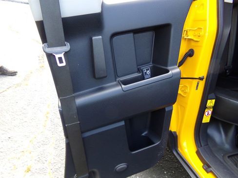 Used 2007 Toyota FJ Cruiser 4WD image 33