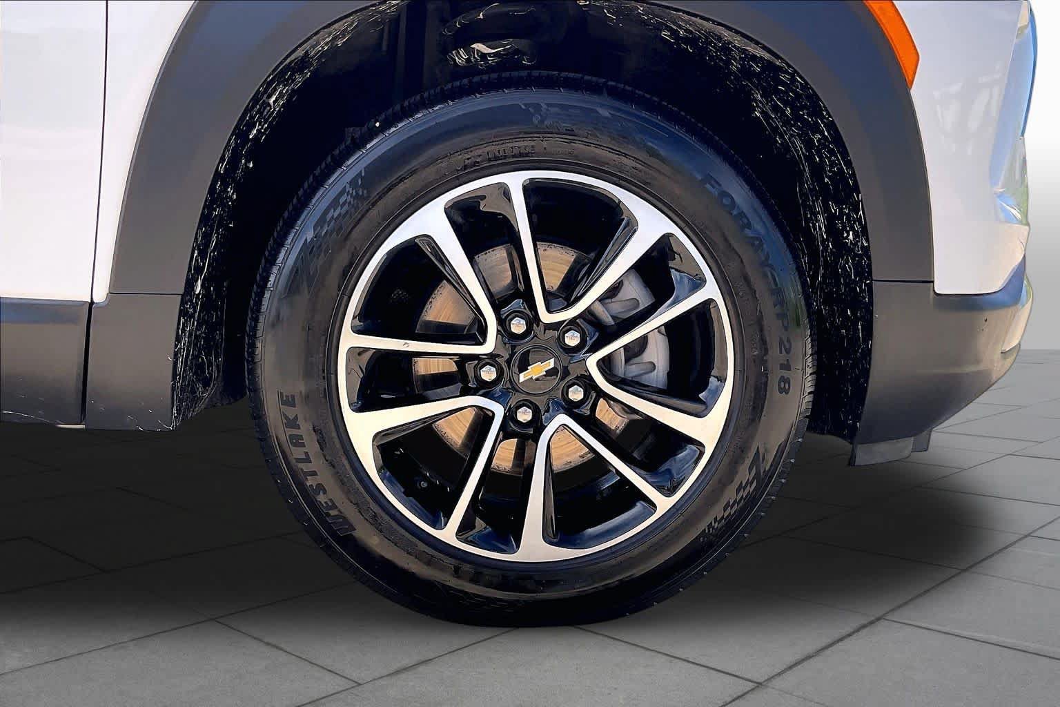 Used 2025 Chevrolet TrailBlazer LT FWD image 21