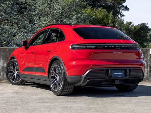 New 2026 Porsche Macan 4 Electric AWD/4WD image 3