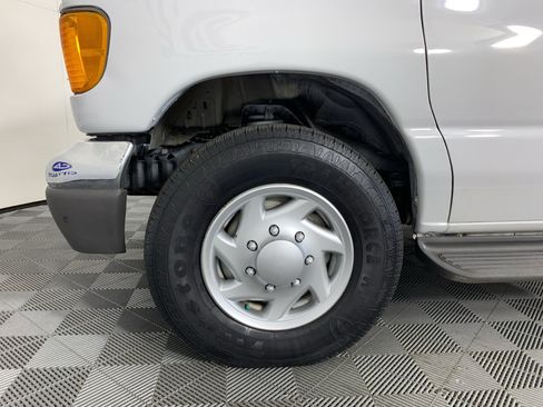 Used 2007 Ford E-350 and Econoline 350 Extended Wagon Super Duty RWD image 9