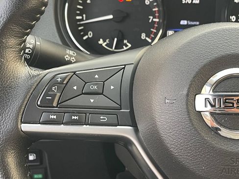 Used 2020 Nissan Rogue SV AWD/4WD image 17