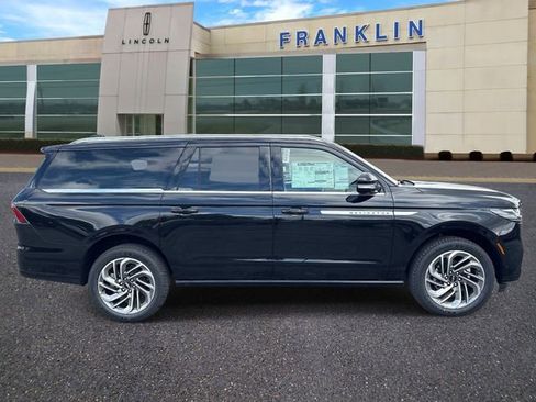 New 2025 Lincoln Navigator L Reserve AWD/4WD image 8