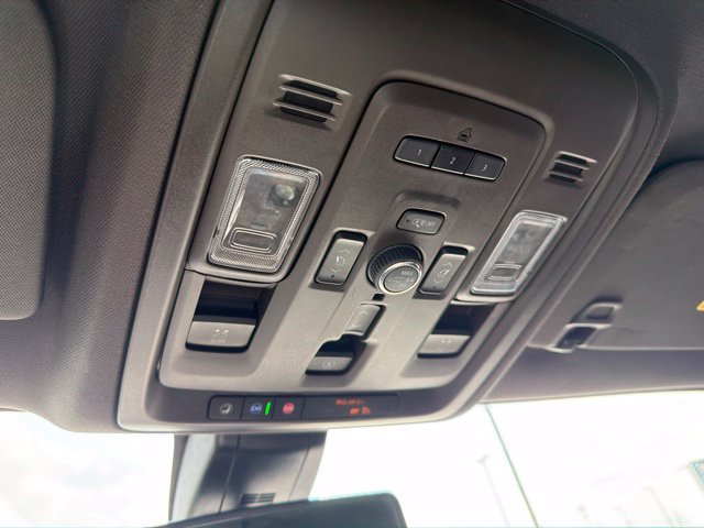 Used 2022 GMC Yukon XL Denali AWD/4WD image 44