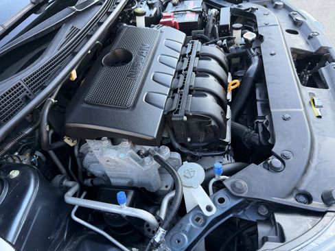 Used 2016 Nissan Sentra SL image 39