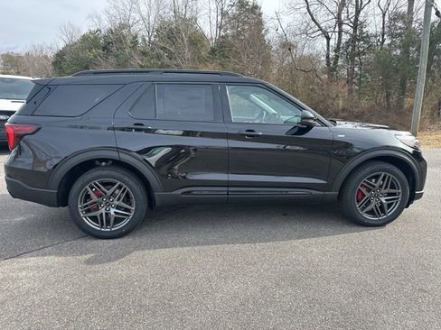 New 2026 Ford Explorer ST-Line w/ ST-Line Street Pack image 2