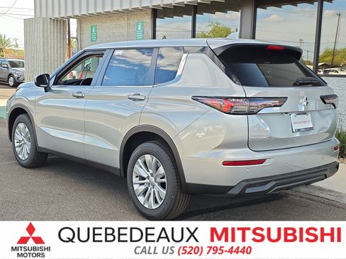 New 2026 Mitsubishi Outlander ES FWD image 5