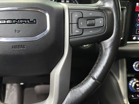 Used 2021 GMC Yukon Denali w/ Denali Premium Package image 16