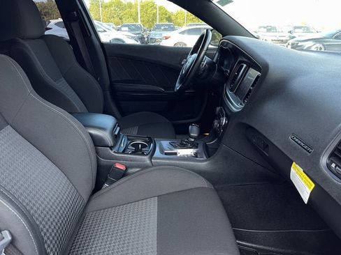 Used 2022 Dodge Charger R/T w/ Blacktop Package image 26