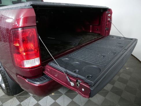 Used 2018 RAM 1500 Express w/ Express Value Package image 17