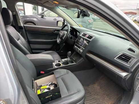 Used 2017 Subaru Outback 2.5i Limited image 16