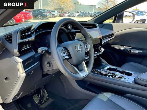 Used 2025 Lexus RZ 300e image 15