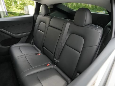 Used 2023 Tesla Model Y AWD image 24