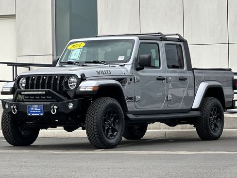 Used 2021 Jeep Gladiator Willys image 7
