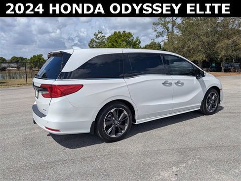 Used 2024 Honda Odyssey Elite image 3