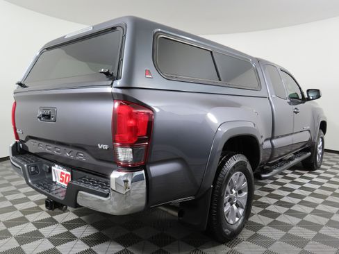 Used 2018 Toyota Tacoma SR5 image 37