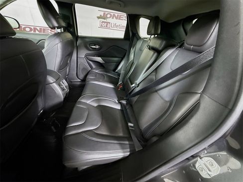 Used 2021 Jeep Cherokee Latitude Plus image 26