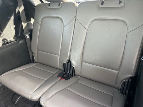 Used 2019 Hyundai Santa Fe XL image 13