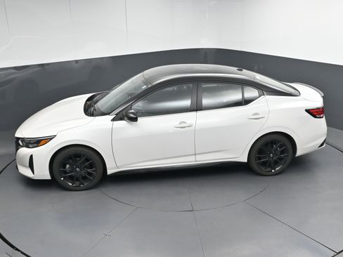 Certified 2025 Nissan Sentra SR w/ Midnight Edition image 36