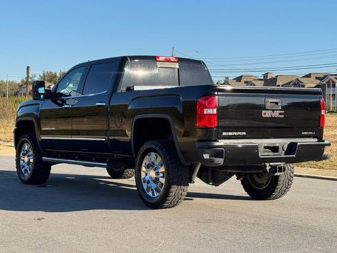 Used 2019 GMC Sierra 2500 Denali w/ Duramax Plus Package image 6