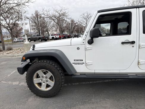 Used 2013 Jeep Wrangler Unlimited Sport image 10