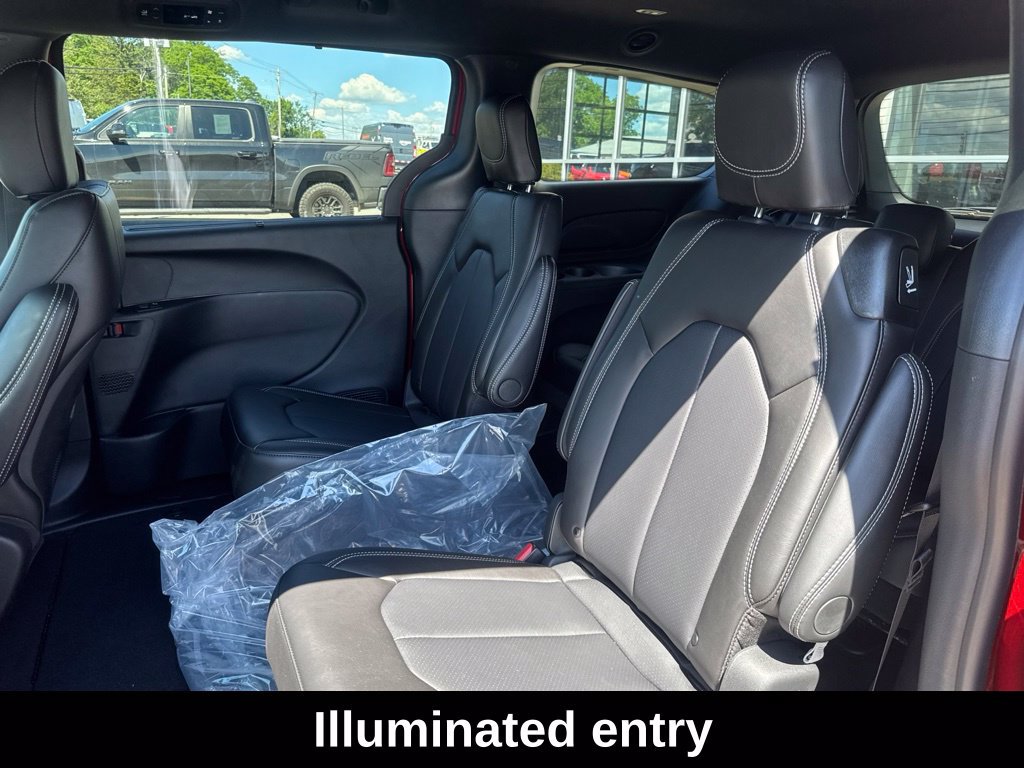 New 2027 Chrysler Pacifica Select FWD image 22