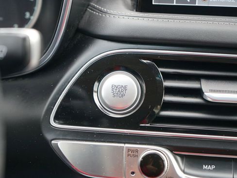 Used 2022 Genesis G70 2.0T image 20