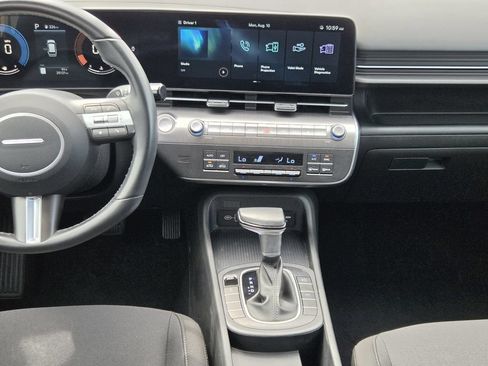 Used 2025 Hyundai Kona SEL AWD/4WD image 16