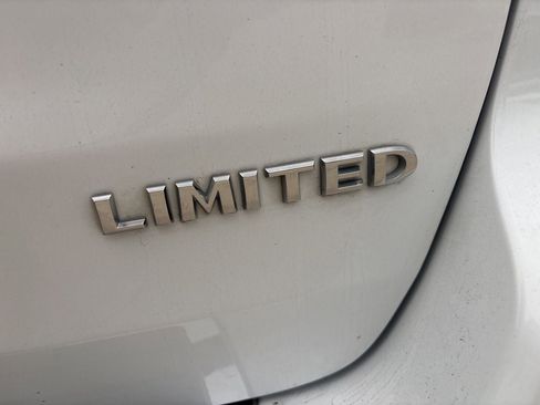 Used 2021 Jeep Grand Cherokee Limited w/ Premium Lighting Group AWD/4WD image 10