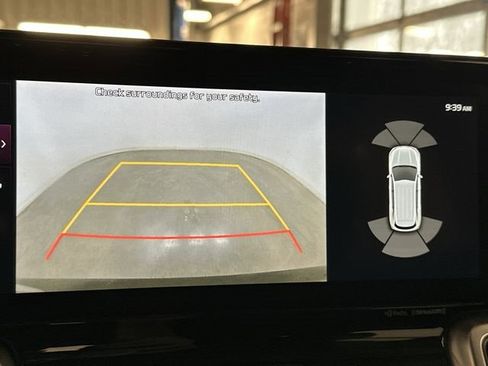 Used 2023 Kia Sorento EX image 13