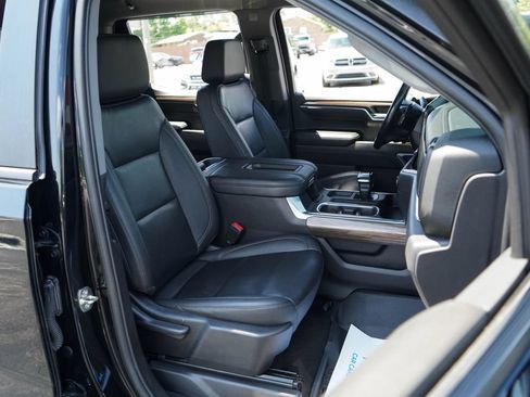 Used 2022 Chevrolet Silverado 1500 LT Trail Boss w/ LT Trail Boss Premium Package AWD/4WD image 12