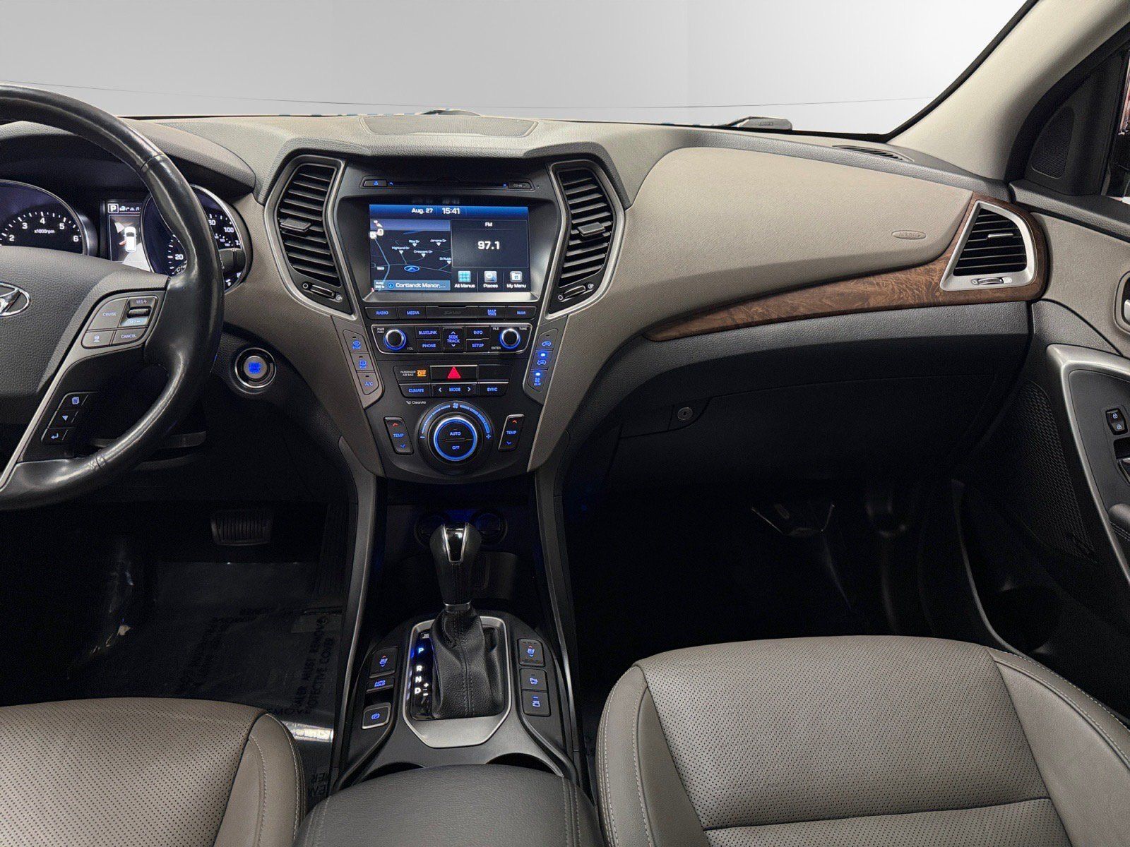 Used 2018 Hyundai Santa Fe Limited AWD/4WD image 11