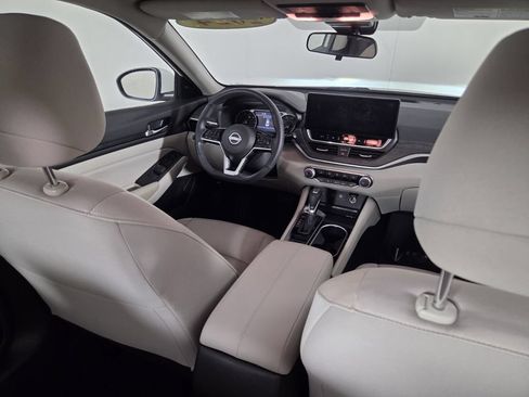 Used 2024 Nissan Altima 2.5 SV w/ SV Premium Package FWD image 32