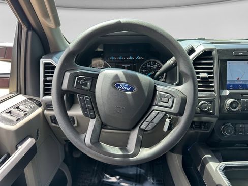 Used 2022 Ford F250 XLT w/ XLT Premium Package AWD/4WD image 14