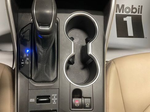 Used 2022 Toyota Highlander XLE image 20