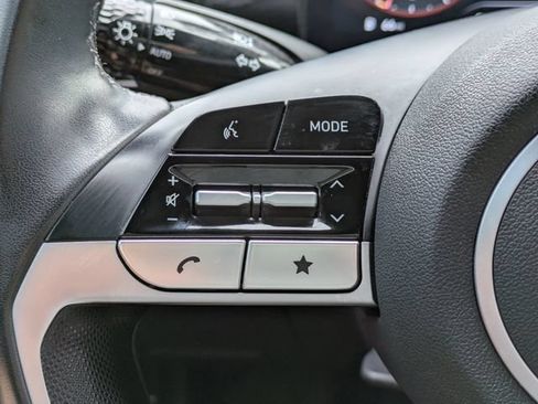 Used 2025 Hyundai Elantra SEL FWD image 16