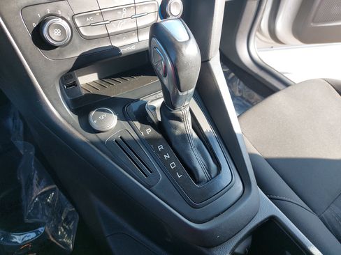 Used 2016 Ford Focus SE w/ Reverse Sensing Package FWD image 23