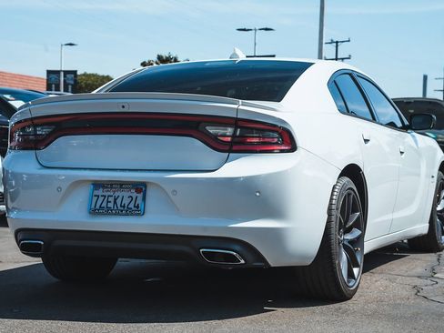 Used 2018 Dodge Charger R/T image 12