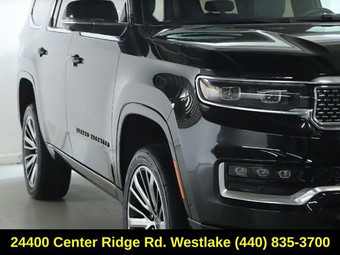 Used 2024 Jeep Grand Wagoneer Series III w/ HD Trailer Tow Package AWD/4WD image 9