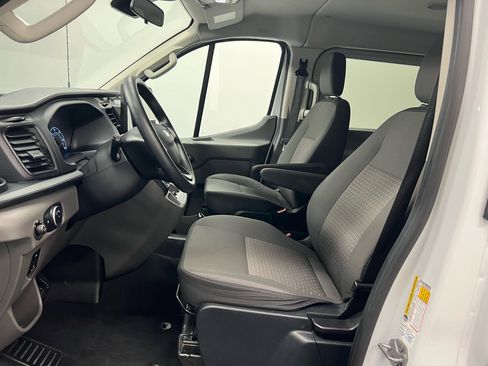 Used 2023 Ford Transit 350 XLT image 4