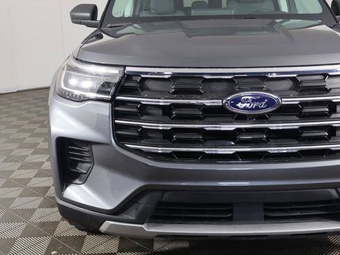 Used 2025 Ford Explorer Active image 13